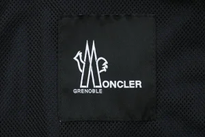 Moncler Multi-Pocket Utility Detachable Sleeve Jacket18.jpeg
