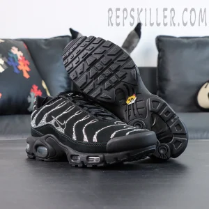 Swarovski x Air Max Plus “Moonlight” outsole traction pattern view