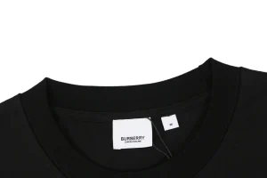 Burberry Equestrian Knight Embroidery T-Shirt Collar