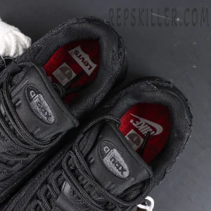 Levi’s x Air Max 95 insole and tongue detail with co-branded Levi’s and Air Max logos