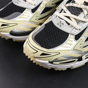 Off-White Be Right Back Glow-In-The-Dark Sneakers3