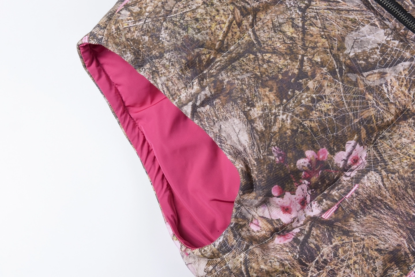 Sp5der Woodland Blossom Camo Puffer Vest6