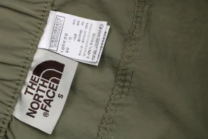The North Face Multi-Pocket Technical Cargo Pants Green Brand label