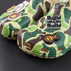 BAPE x Crocs Classic Clog 'ABC Camo - Green'5