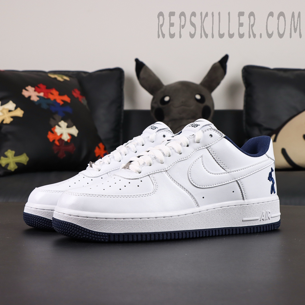 Air Force 1 Low side view with classic Swoosh and contrasting navy outsole