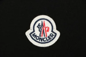 Moncler Logo Patch Cotton T-Shirt7.jpg
