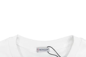 Moncler Mountain Logo Graphic T-Shirt Collar