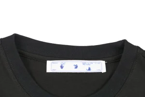 Off-White Arrow Graphic Black T-Shirt Collar