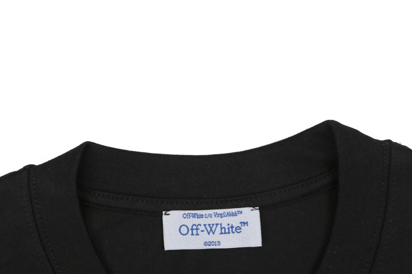 Off-White “Equestrian Arrow” Graphic T-Shirt Black Collar