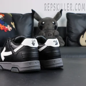 Off-White Out of Office 'Black White'1.jpg