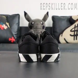 Off-White Vulc Low Top 'Black'2.jpg