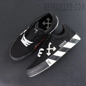 Off-White Vulc Low Top 'Black'5.jpg