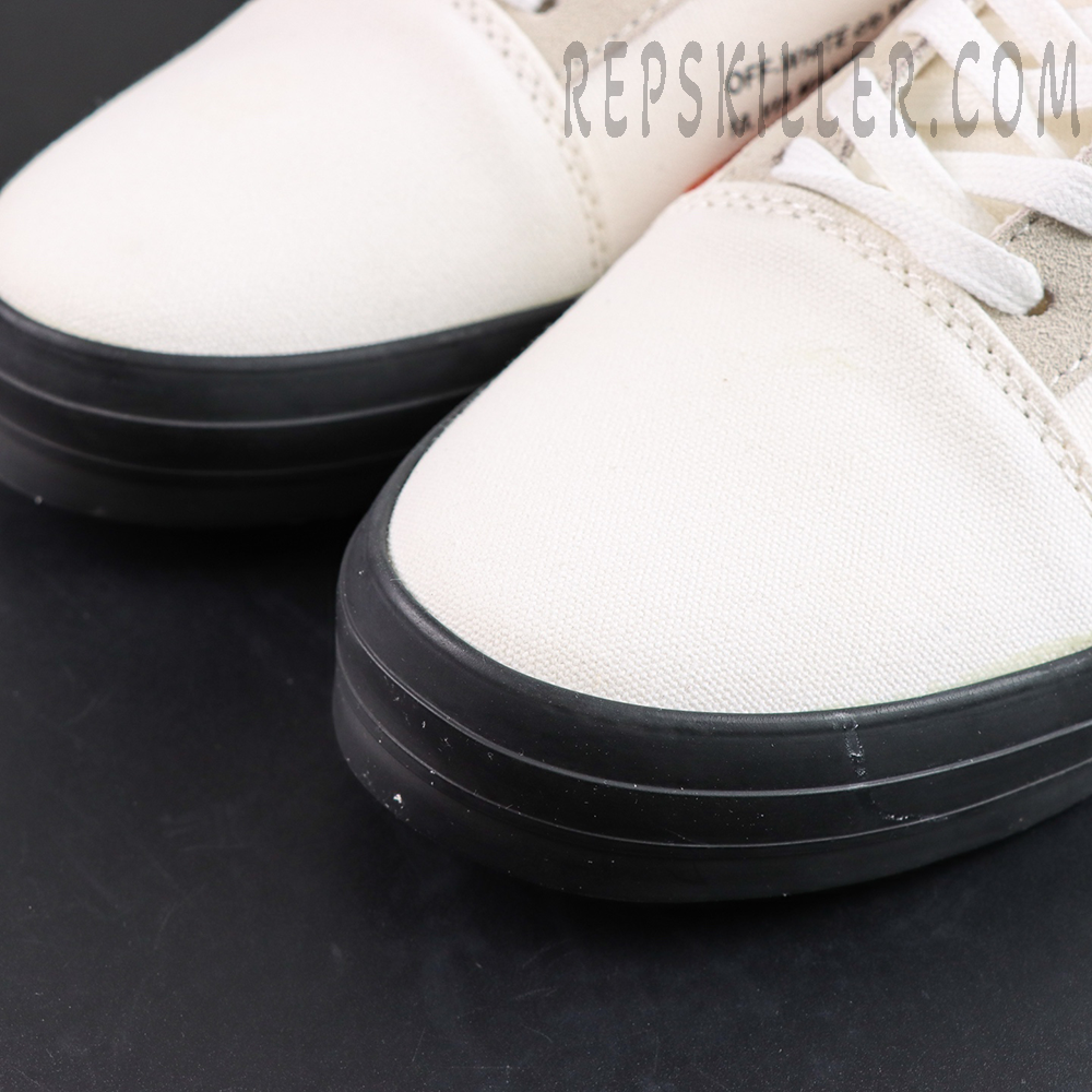 Off-White Vulc Low Top 'White'4.jpg