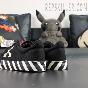 Off-White Vulc Sneaker 'Black'5.jpg
