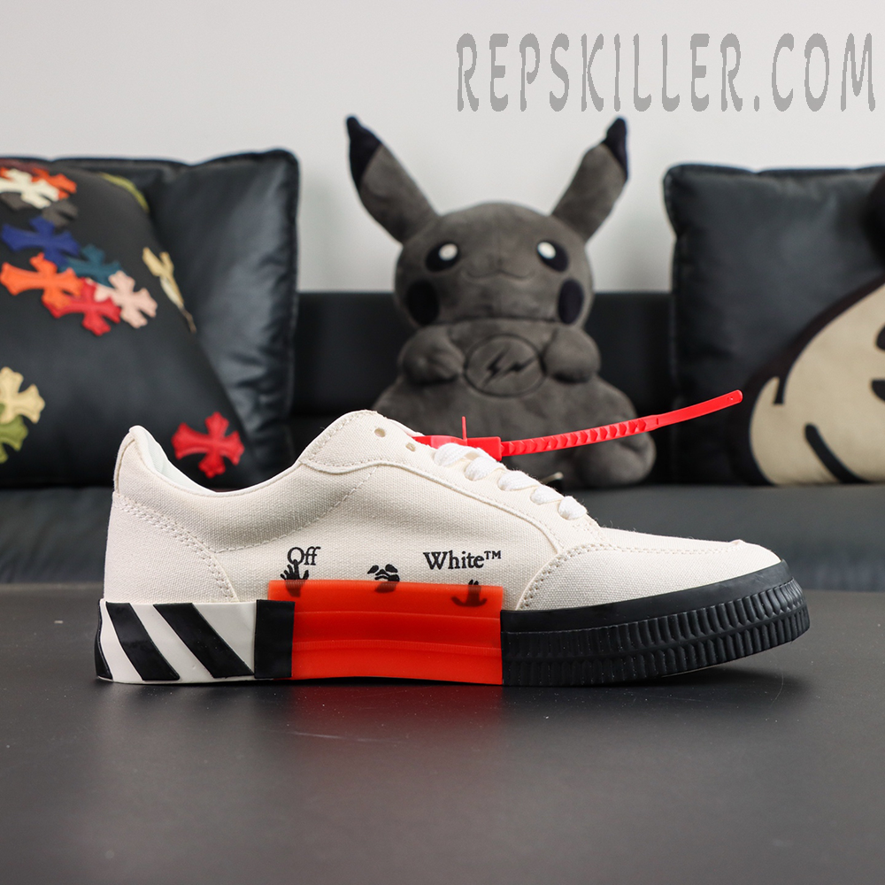 Off-White Vulcanized Low 'White Black'2.jpg