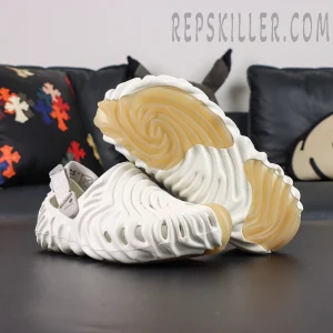 Salehe Bembury x Crocs Pollex Clog 'Stratus'9