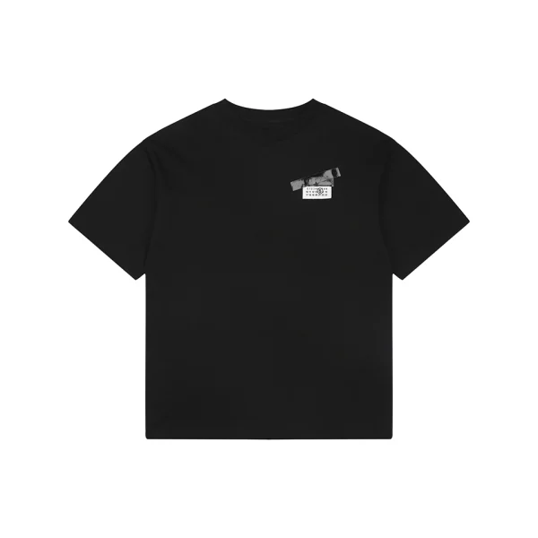 Maison Margiela Label Sticker Print T-Shirt Front view