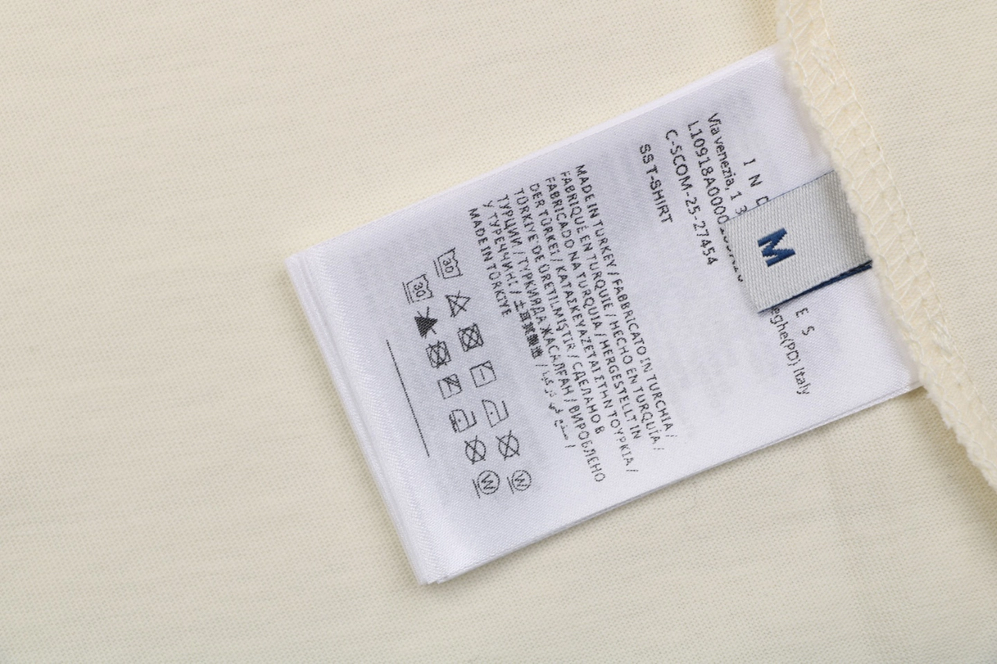 Moncler 1952 Handwritten Logo Embroidered T-Shirt Wash label