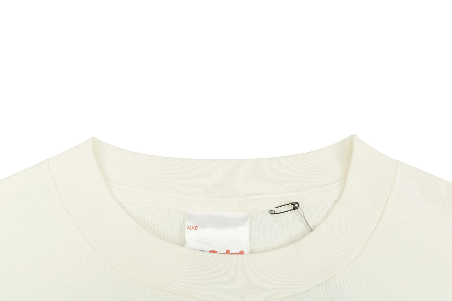 Saint Michael Bunny Girl Pocket Print T-Shirt Collar