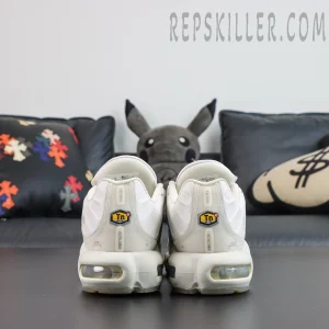 A-COLD-WALL x Nike Air Max Plus ‘Platinum Tint’ heel view featuring translucent off-white panels, Tn Air branding, and large visible Air units