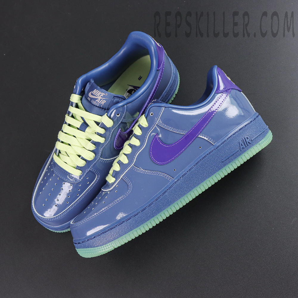 Nike Air Force 1 Low QS ‘Mystic Navy’ top view featuring a navy patent leather upper, green laces and purple accents