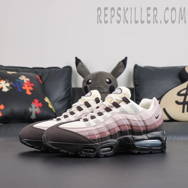 Nike Air Max 95 ‘Big Bubble - Black Tattoo Light Violet Ore’ side view featuring a black sole with layered Light Violet Ore gradient panels