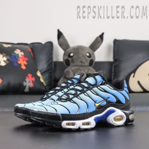 Nike Air Max Plus ‘Hyper Blue’ front angle view featuring a light-to-deep blue gradient upper, black laces, and classic TN silhouette