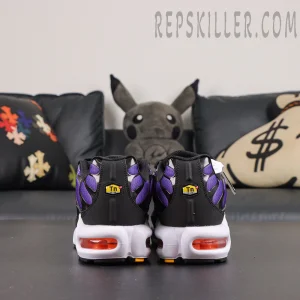 Nike Air Max Plus OG ‘Voltage Purple’ heel view featuring black heel panels, purple accents, and classic Tuned Air branding