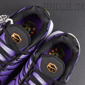 Nike Air Max Plus OG ‘Voltage Purple’ tongue and interior detail featuring a black tongue with orange Nike Air branding