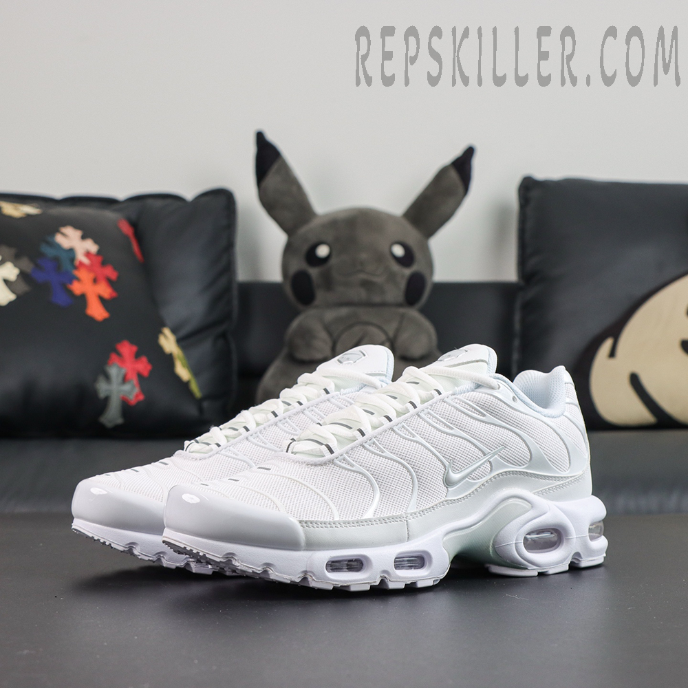 Nike Air Max Plus ‘Triple White’ front angle view featuring an all-white upper, silver Swoosh, and classic Tuned Air midsole construction