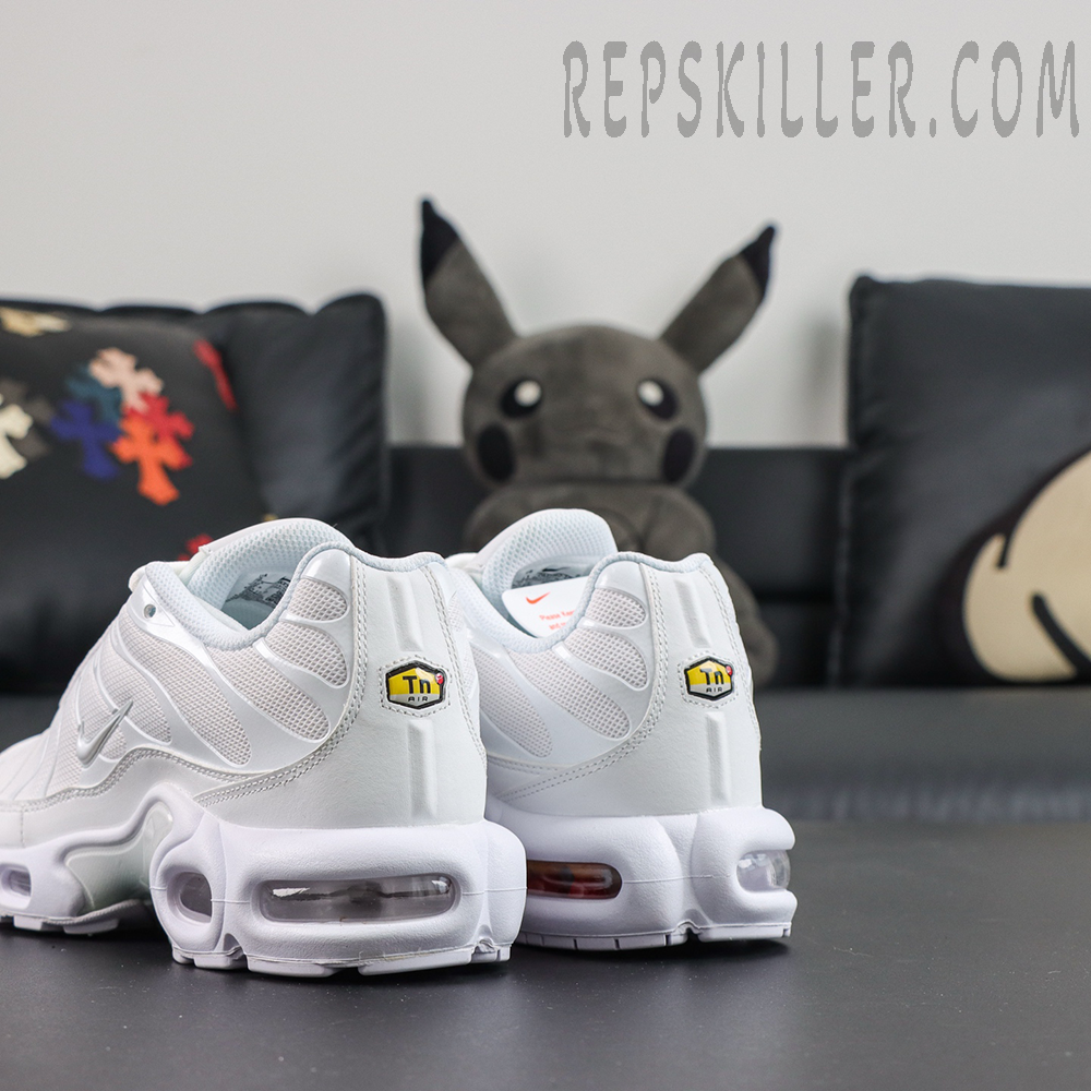 Air Max Plus 'Triple White'9.jpg