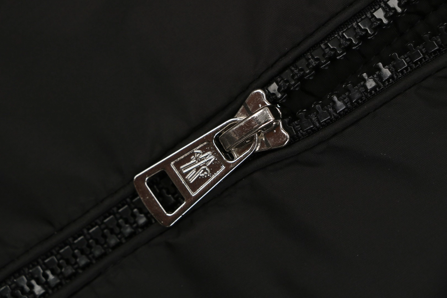 Moncler Grimpeurs Hooded Windbreaker Jacket Zipper puller