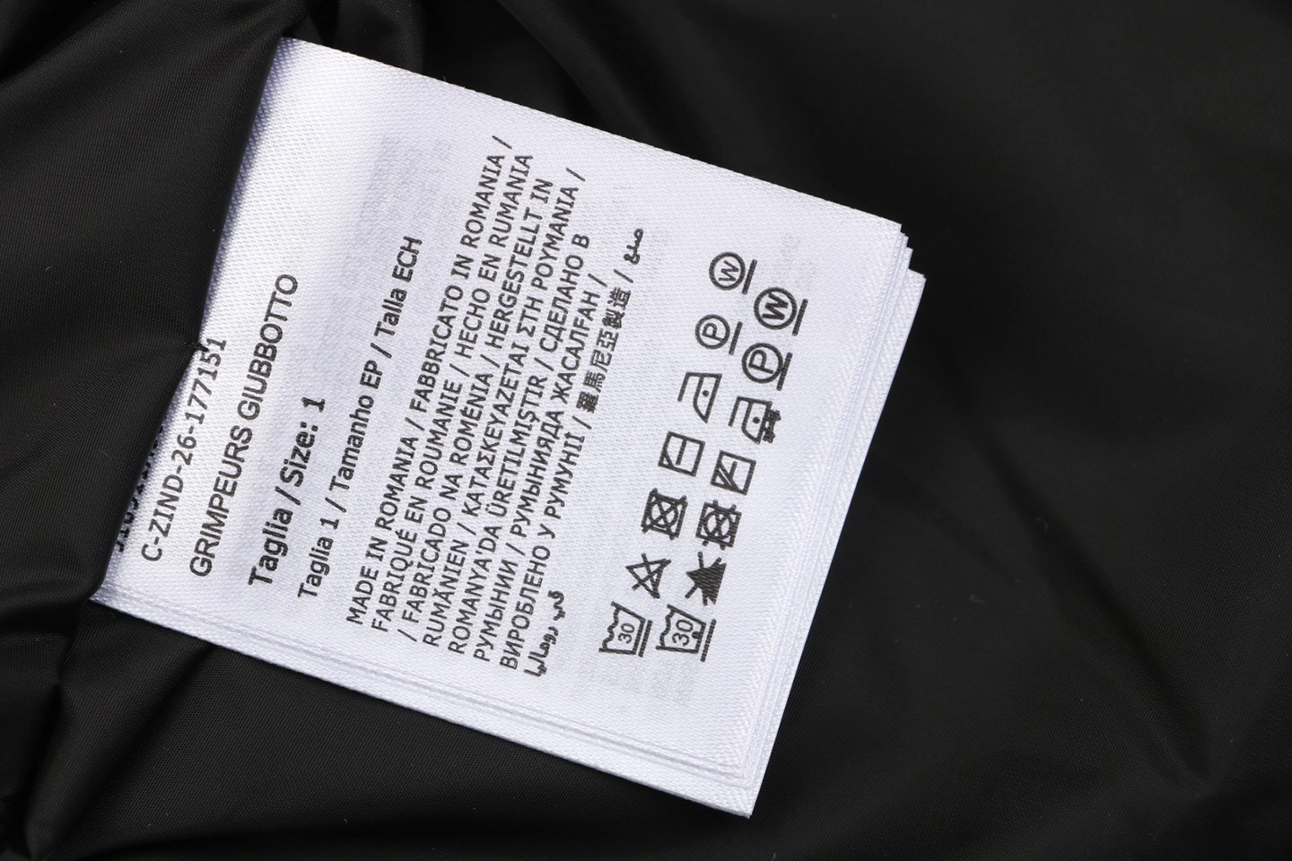 Moncler Grimpeurs Hooded Windbreaker Jacket Wash label