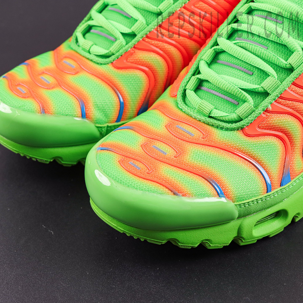 Supreme x Nike Air Max Plus TN ‘Mean Green’ toe box detail featuring an orange-green gradient mesh upper with molded TPU wave overlays