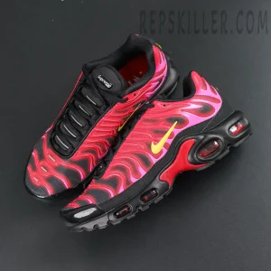 Supreme x Nike Air Max Plus TN ‘University Red’ top view featuring red and black wave upper with gold Nike Swoosh collaboration detail