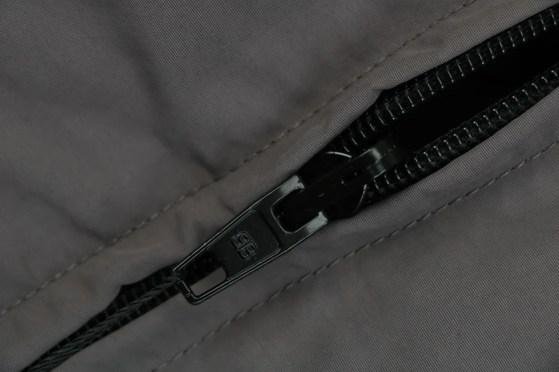 Balenciaga Reversible Logo Puffer Jacket Zipper puller