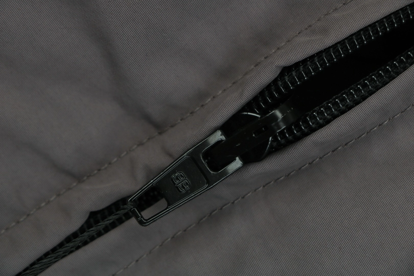 Balenciaga Reversible Logo Puffer Jacket Zipper puller