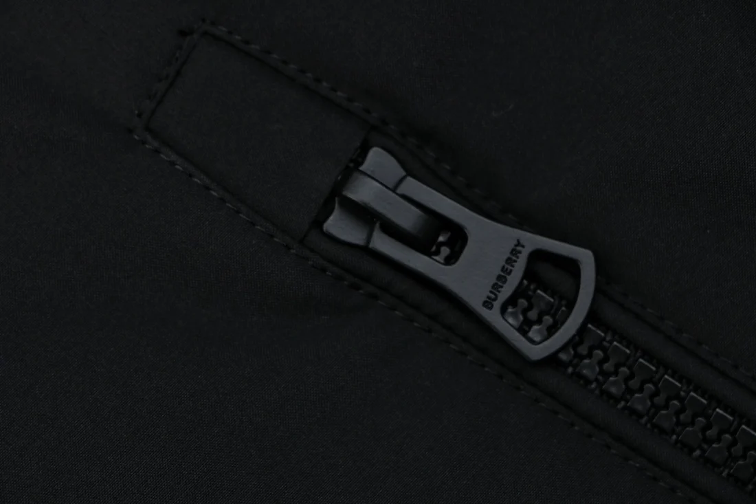 Burberry Logo Hooded Zip-Up Jacket Black Zipper puller