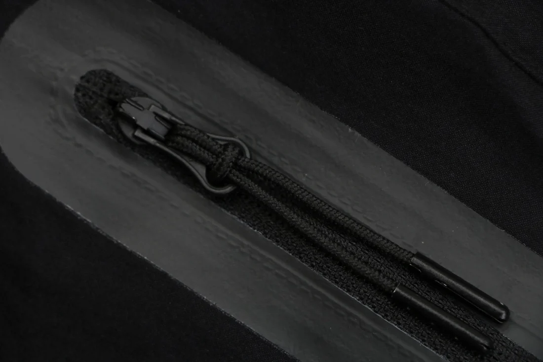 Nike Tech Wide-Leg Utility Pants Black Zipper puller