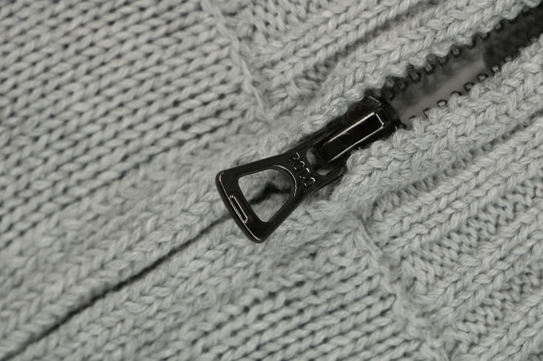 Ralph Lauren Pony Logo Ribbed Mock Neck Half-Zip Cotton Sweater Grey Zipper puller