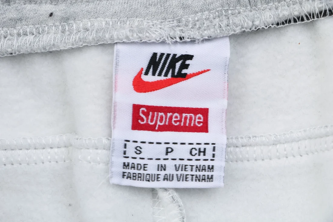 Supreme x Nike Air Max Swoosh Embroidered Sweatpants Grey Brand label