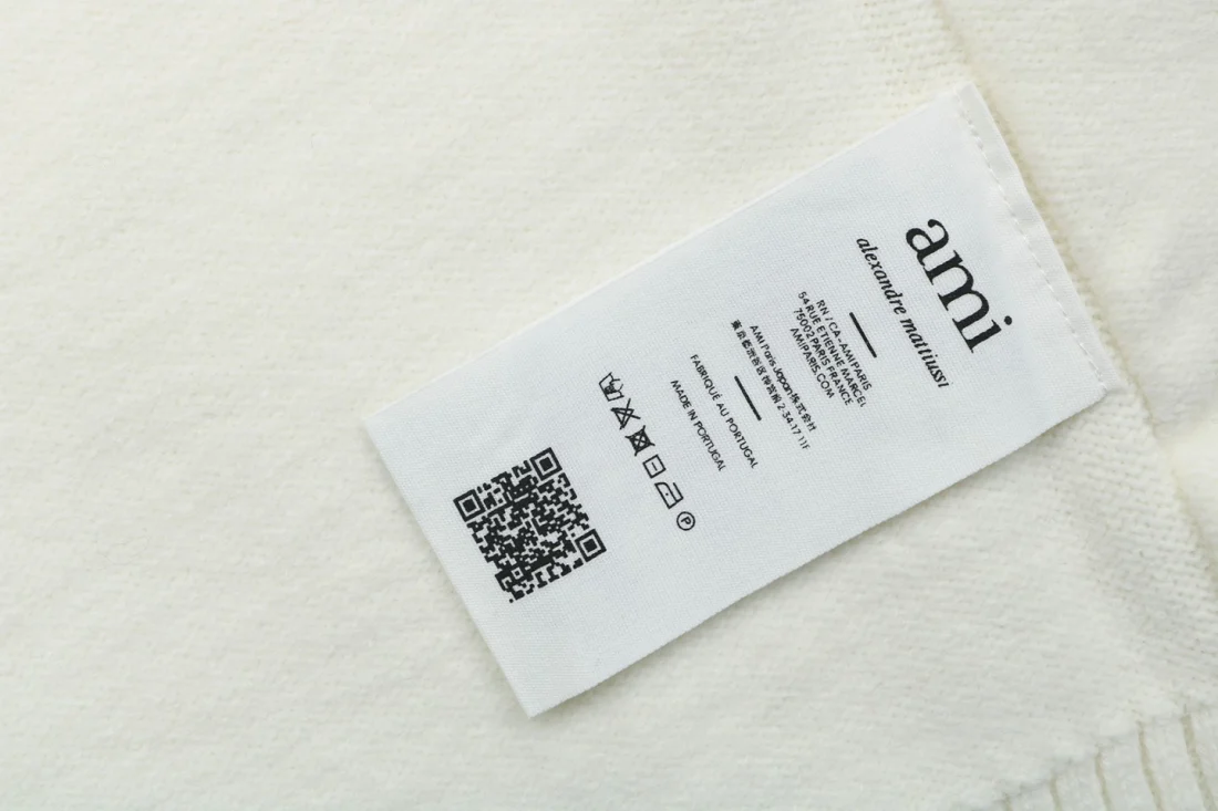 AMI Paris Ami de Coeur Heart Logo V-Neck Cardigan Wash label