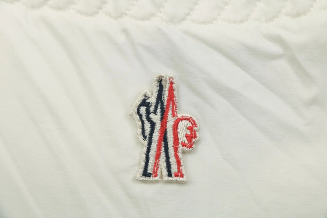 Moncler Anglin Women’s Stand Collar Down Ski Jacket White Brand