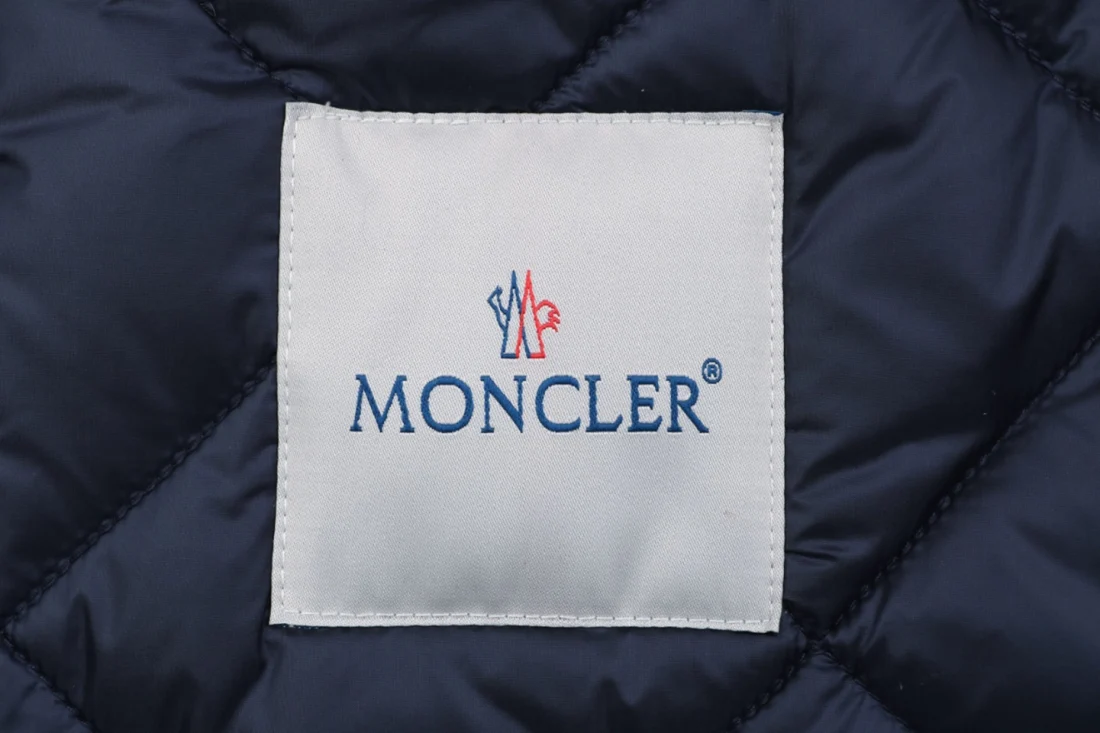 Moncler Cygne Detachable Faux Fur Collar Belted Quilted Down Jacket Navy Brand label