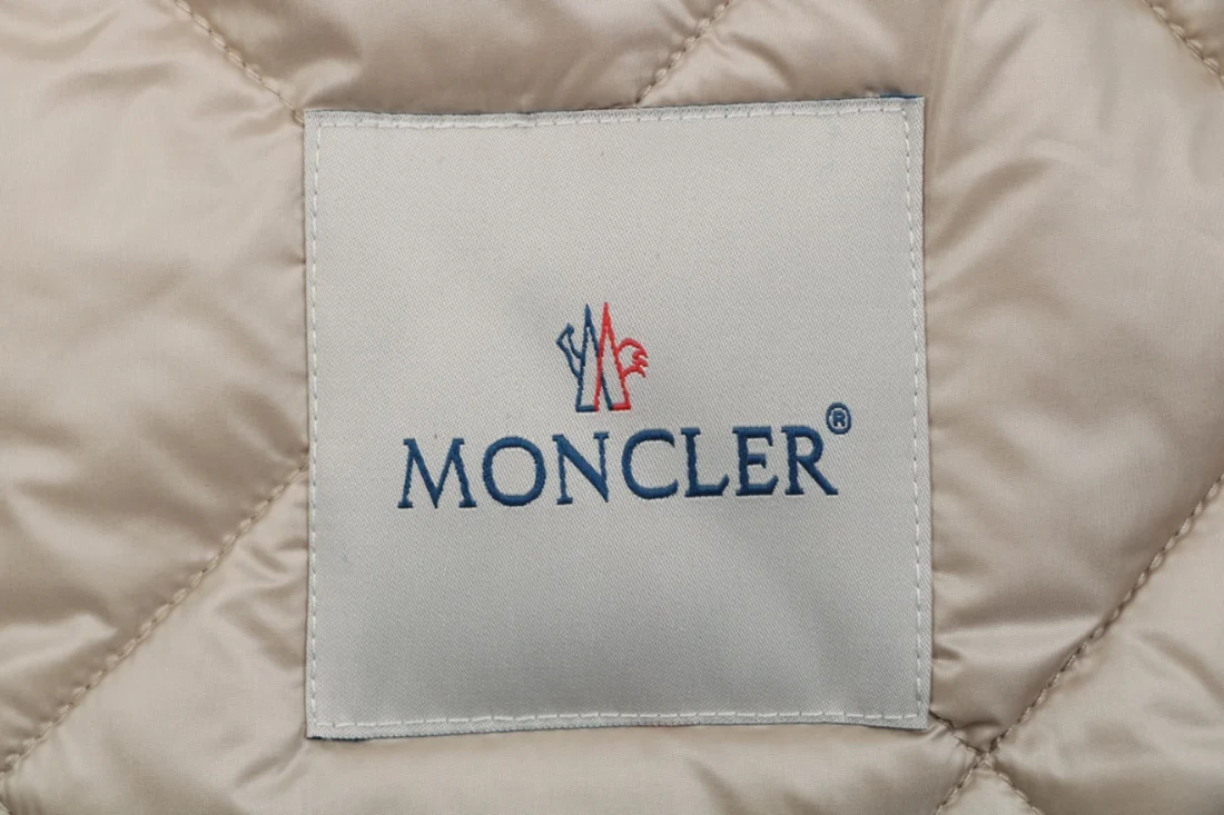 Moncler Cygne Detachable Faux Fur Collar Belted Quilted Down Jacket Khaki Brand label