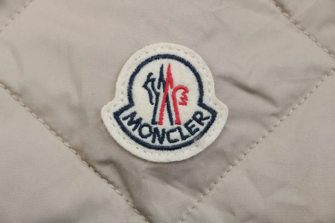 Moncler Cygne Detachable Faux Fur Collar Belted Quilted Down Jacket Khaki Brand label