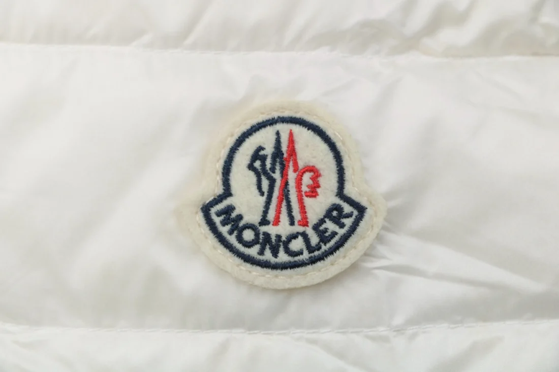 Moncler Lans Women’s Lightweight Down Puffer Jacket White Brand label