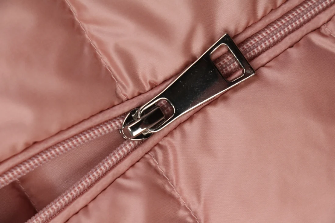 Moncler Lans Women’s Lightweight Down Puffer Jacket Pink Zipper puller