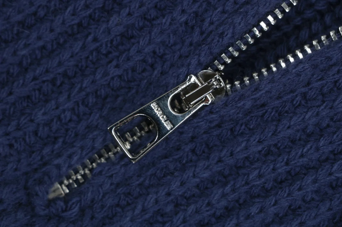 Mxxcler Logo Patch Ribbed Knit High Neck Half-Zip Sweater Navy Zipper puller