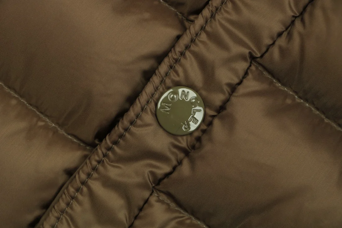 Moncler Quilted Down Knit Sleeve Hooded Jacket Green Button